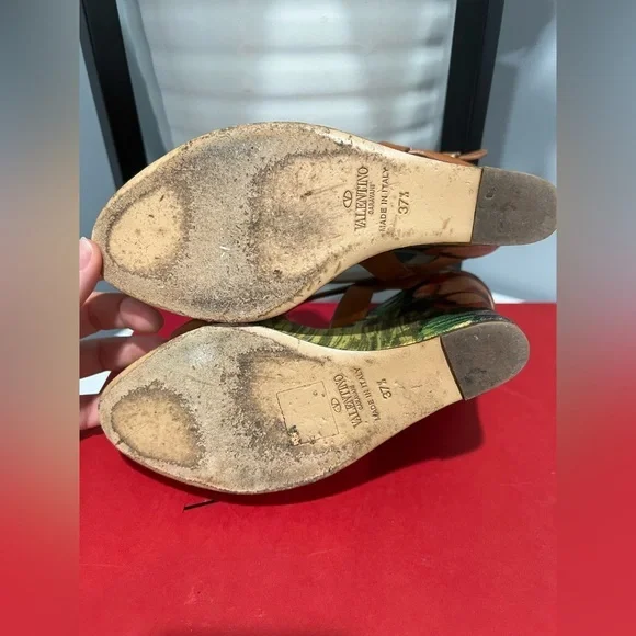 Valentino wedges .‎ Size 7.5